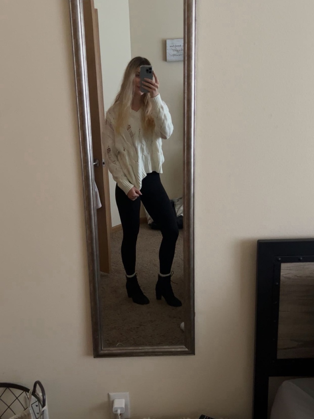 Women's V-Neck Chunky Cable Knit Sweater